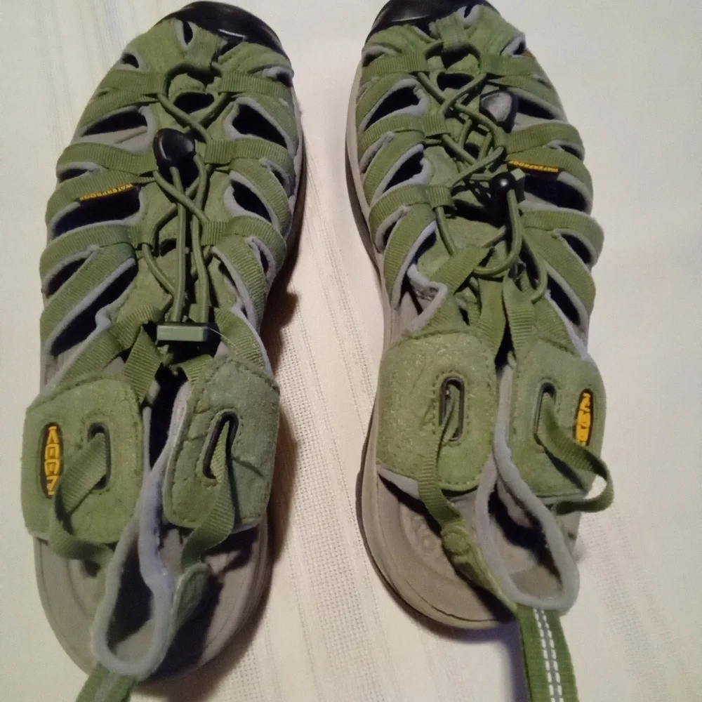 Adult Keens Green Outdoor Sandals Size 10 - Picture 2 of 7